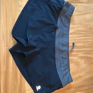 Black Oiselle workout shorts - Size 6